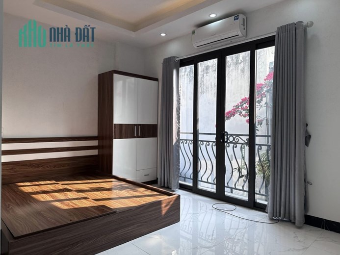 Mua Đất Tặng Nhà 185m Mặt Tiền 9m. Nhà Trên Đường Hồ Tùng Mậu Cầu Giấy. Chủ Cần Bán Gấp