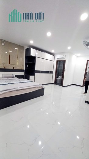 NHÀ CHÍNH CHỦ , VỊ TRÍ KHÔNG ĐỐI  THỦ TÂN QUY. Q7 180M2- (5.5*23)Chỉ :18 tỷ