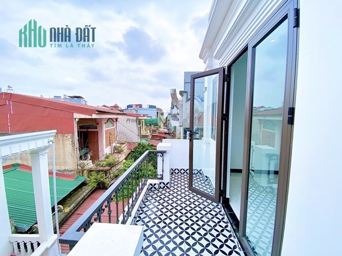 52.BÁN NHÀ NGÕ 229  MIẾU HAI XÃ 3 TẦNG NHÀ ĐỘC LẬP XÁY MỚI