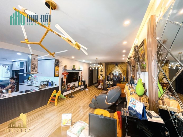 Chủ nhà đi nước ngoài để lại căn hộ Everich 3PN 147m2 -Lê Đại Hành giá chỉ 8tỷ3