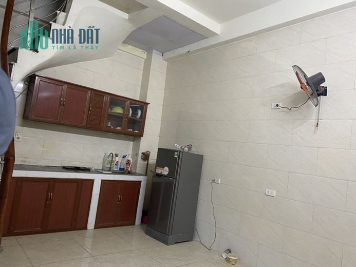 CHO THUÊ NHÀ NGUYÊN CĂN NGUYỄN SƠN, LONG BIÊN 30M2 * 3 TẦNG * 6,5 TRIỆU