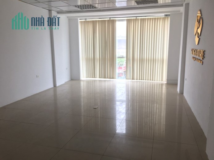 Chính chủ cho thuê văn phòng tầng 3 mặt phố 619 Nguyễn Trãi, Thanh Xuân, Hà Nội.