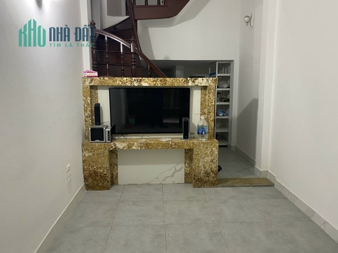 Cho thuê nhà nguyên căn phố Ngọc Lâm, Long Biên 50m2 * 4 tầng full nội thất