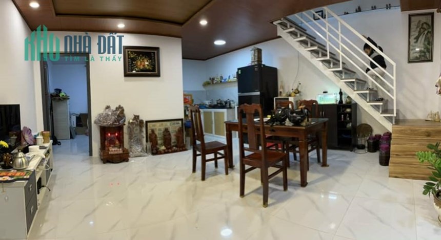 Bán gấp 3 căn nhà đẹp đường Lê Thị Riêng, Đà Lạt giá chỉ 4.6 tỷ - 4.9 tỷ