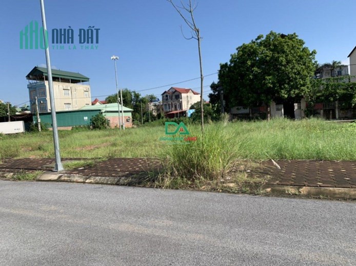 Bán lô 21 đấu giá Xóm Đầm Vân Nội - 85m - 2 mặt đường - Cạnh đầm
