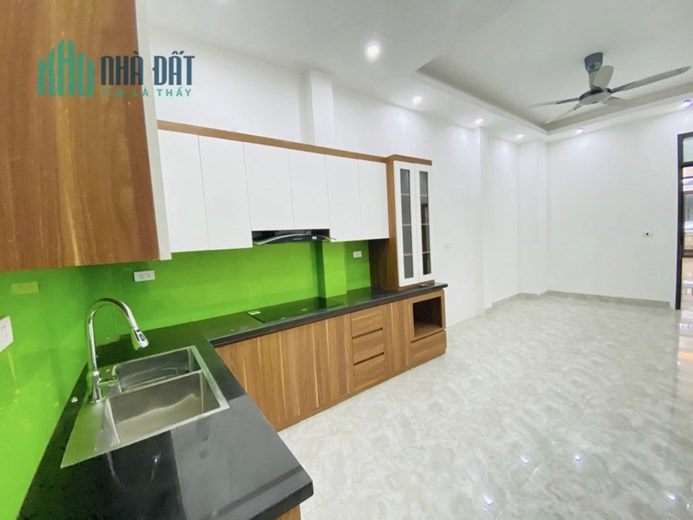 Bán nhà Ngọc Thuỵ 73m x 4T, gara oto giá 7 tỷ 9