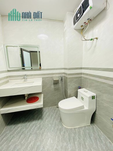 Bán nhà Ngọc Thuỵ 73m x 4T, gara oto giá 7 tỷ 9