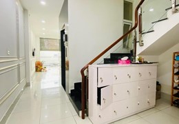 Bán nhà Mặt tiền đường Nguyễn Chí Thanh  - Lý Thường Kiệt, DT: 4.2x27m, 6 tầng, 37.8 tỷ
