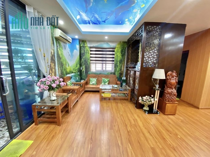 NHÀ ĐẸP Ở NGAY MAI DỊCH 42M x 4T, Ô TÔ, TẶNG NỘI THẤT 4.45 TỶ
-	Ngõ cực nông, siêu hiếm trong  tầm