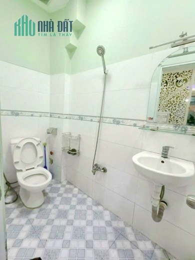 Nhà đẹp 3 tầng Nguyễn Thị Tần Phường 2 Quận 8 - giá 3tỷ4