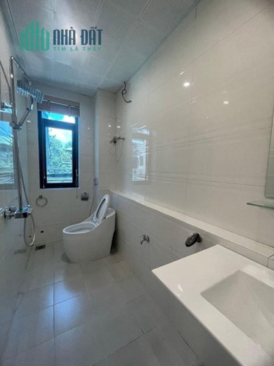 NHÀ CẨM THẠCH CÁCH ĐƯỜNG QUỐC LỘ 50M