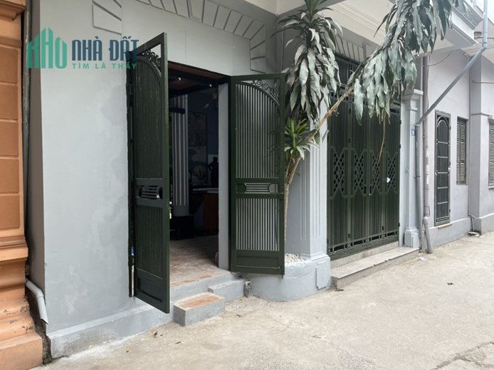 Cho thuê căn hộ ở Phan Kế Bính, Cống Vị, Ba Đình, Hà Nội.