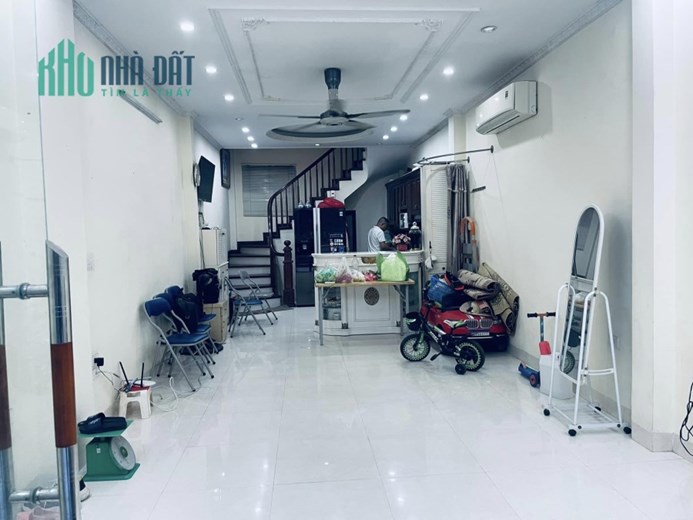 Chính chủ cần tiền bán gấp LK chợ Xanh Định Công 74m2 sổ đỏ, mt 4m, giá tốt 14.8 tỷ