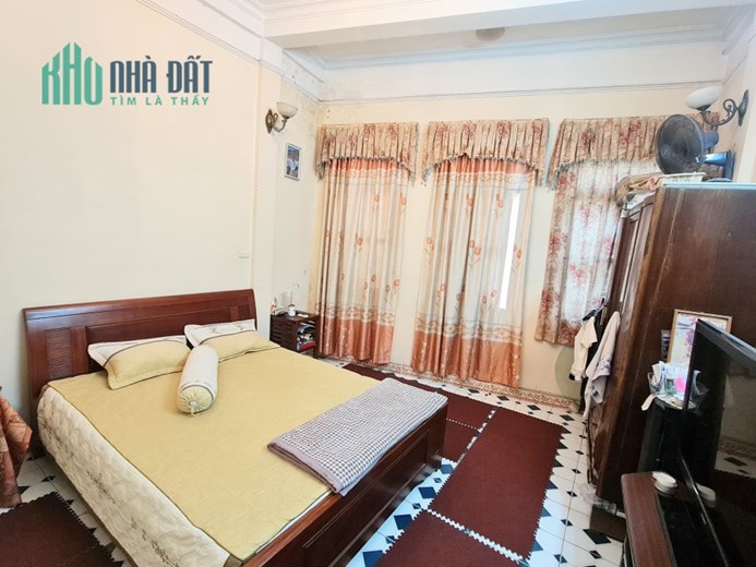 Chính chủ cần tiền bán gấp LK chợ Xanh Định Công 74m2 sổ đỏ, mt 4m, giá tốt 14.8 tỷ