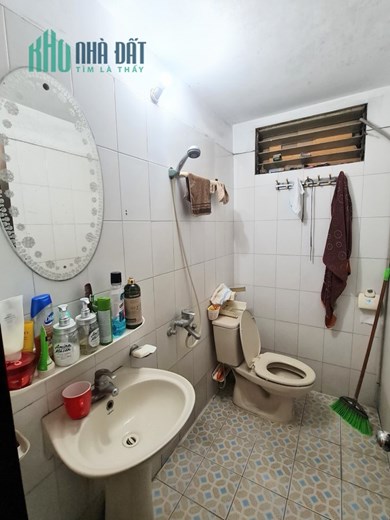 Chính chủ cần tiền bán gấp LK chợ Xanh Định Công 74m2 sổ đỏ, mt 4m, giá tốt 14.8 tỷ