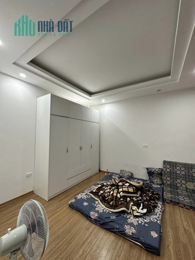 Bán nhà 165m2 Mặt phố Nghi Tàm, Tây Hồ Kinh doanh Gara Ô Tô Tránh 26.2 Tỷ