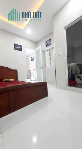 Bán gấp nhà mới 2 tầng BTCT Cách Mạng Tháng 8 Phường 11 Quận 3 34M2 chỉ 3.99 tỷ TL