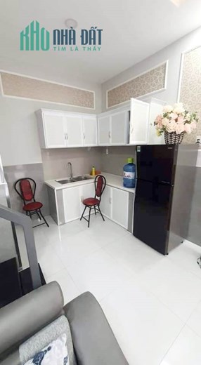 Bán gấp nhà mới 2 tầng BTCT Cách Mạng Tháng 8 Phường 11 Quận 3 34M2 chỉ 3.99 tỷ TL