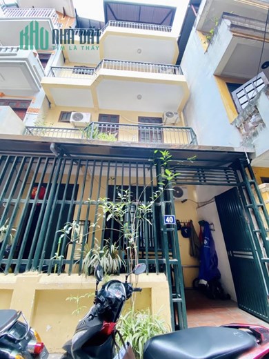 BÁN NHÀ NGÕ PHỐ MÙNG 8 THÁNG 3 QUẬN HAI BÀ TRƯNG HÀ NỘI. MẶT TIỀN RỘNG 6.5M2 GIÁ NHỈNH 100TR/M2