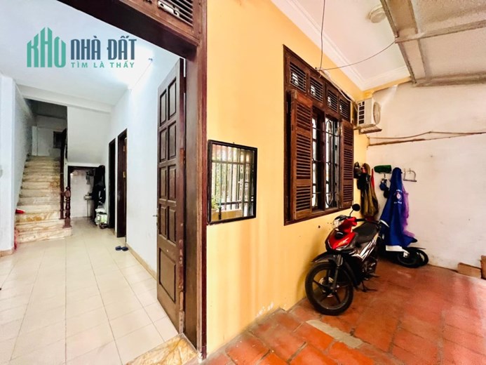 BÁN NHÀ NGÕ PHỐ MÙNG 8 THÁNG 3 QUẬN HAI BÀ TRƯNG HÀ NỘI. MẶT TIỀN RỘNG 6.5M2 GIÁ NHỈNH 100TR/M2
