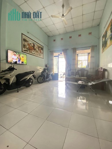 Lê Đình Cẩn, Tân Phú, Hẻm Xe Hơi, Gần 90m2, Giá Siêu Ngộp 3 Tỷ.