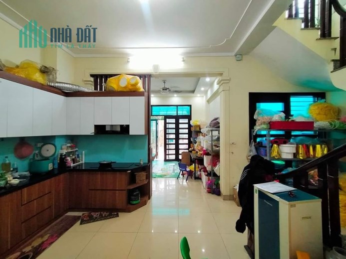 CHO THUÊ NHÀ 5T VĂN QUÁN HÀ ĐÔNG - MẶT PHỐ CHIẾN THẮNG - MẶT TIỀN RỘNG - VỈA HÈ - GIÁ 16TR