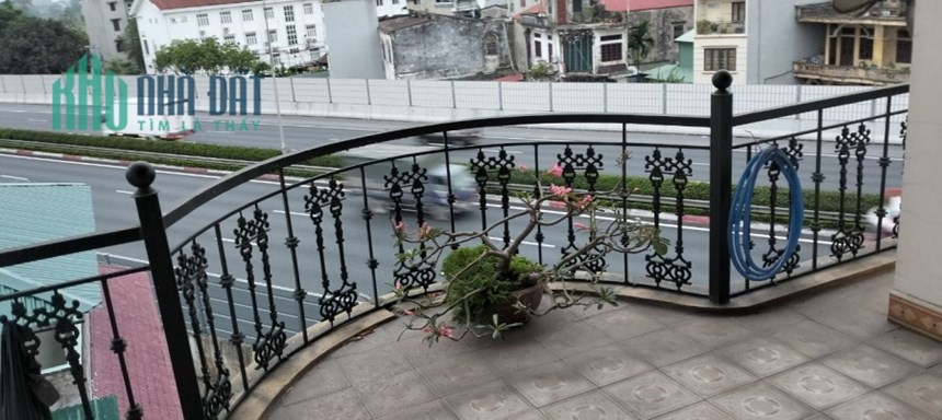 BIỆT THỰ BỀ THẾ MẶT ĐƯỜNG QUỐC LỘ - VỪA Ở VỪA KINH DOANH - LÀM VĂN PHÒNG ĐỀU TUYỆT VỜI - GIÁ TỐT