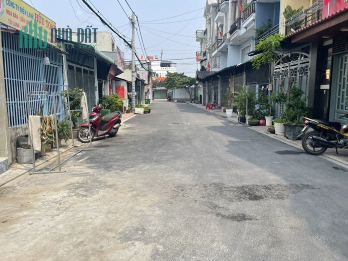 HẺM TO HƠN ĐƯỜNG - 1/ BÙI VĂN NGỮ QUẬN 12 - 5 TẦNG BTCT, 4 PN. NHÀ MỚI ĐẸP VÀO Ở NGAY.
