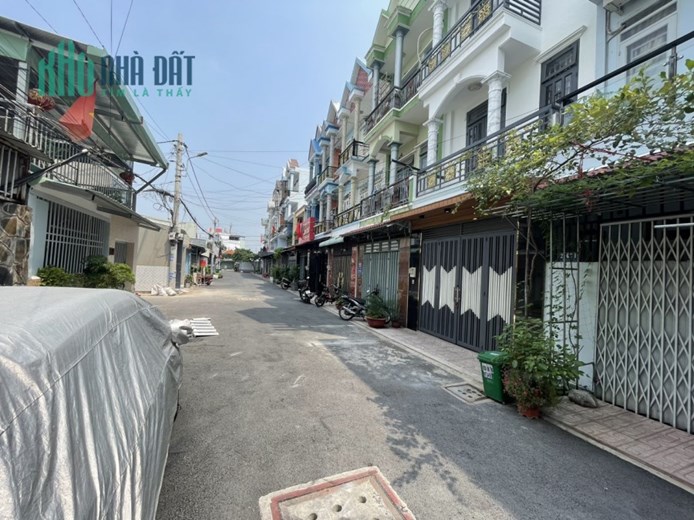 HẺM TO HƠN ĐƯỜNG - 1/ BÙI VĂN NGỮ QUẬN 12 - 5 TẦNG BTCT, 4 PN. NHÀ MỚI ĐẸP VÀO Ở NGAY.