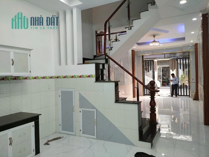HẺM TO HƠN ĐƯỜNG - 1/ BÙI VĂN NGỮ QUẬN 12 - 5 TẦNG BTCT, 4 PN. NHÀ MỚI ĐẸP VÀO Ở NGAY.