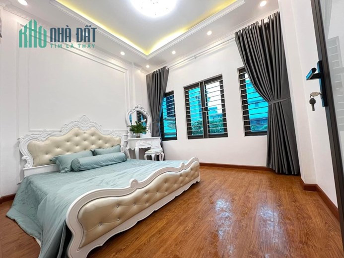 Bán nhà phố Hoàng Văn Thái, Thanh Xuân 110m, mt 4.8m. Giá: 17.5 tỷ