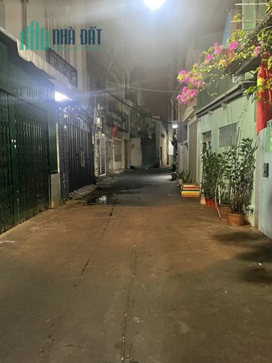 Cần bán nhà Huỳnh Văn Bánh, 81m2 2 Tầng, ngang 4.6m, vuông vức, 8 Tỷ TL