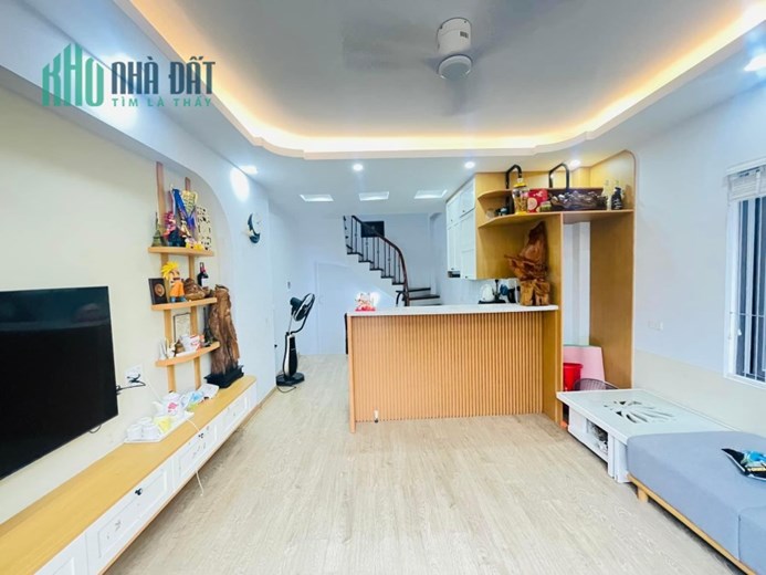 BÁN NHÀ NGÕ 136 CẦU DIỄN,NGÕ Ô TÔ TRÁNH VÀO NHÀ,LÔ GÓC,TẶNG NỘI THẤT,35m2,5tầng,mt:3,3m
