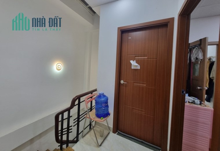 Bán gấp nhà 43m2 4 lầu 4 PN ngay Ngã Tư Bốn Xã Tân Phú 3 tỷ 1 TL