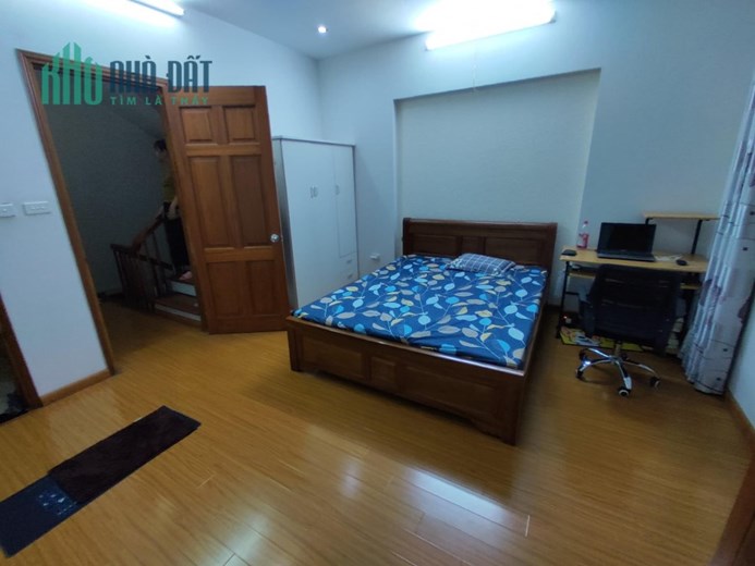 Bán nhà Hồ Tùng Mậu,Nở Hậu,phân lô,Nội thất đẹp,200m ra phố,30m2,6tầng,mt:4,7m.
