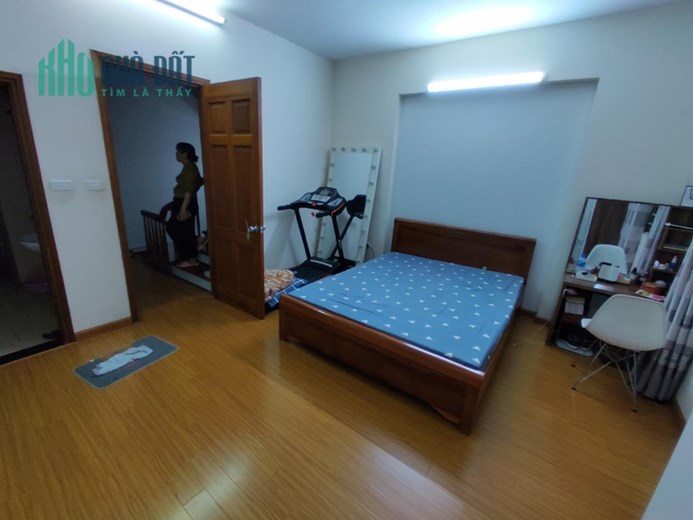 Bán nhà Hồ Tùng Mậu,Nở Hậu,phân lô,Nội thất đẹp,200m ra phố,30m2,6tầng,mt:4,7m.