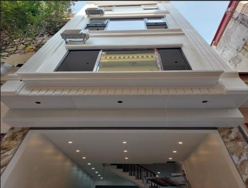 Ngõ 30Trần Quốc Hoàn 40/46m2 Nhà 4tầng mặt tiền 4m 4 GIÁ 10.6 tỷ Cầu Giấy