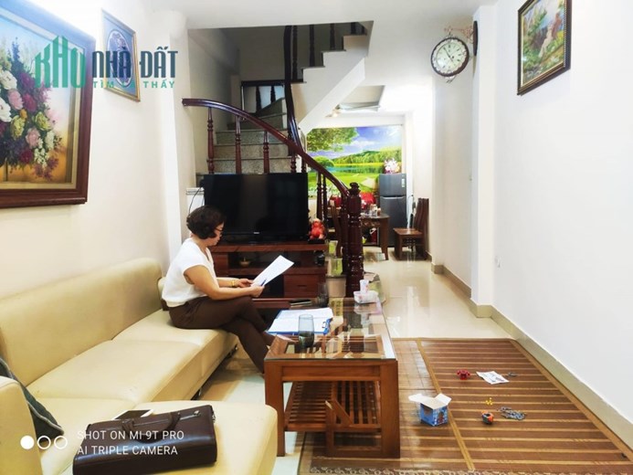 Bán nhà Kim Ngưu, diện tích 42m, 4 tầng, giá 4.8 Tỷ, sđcc