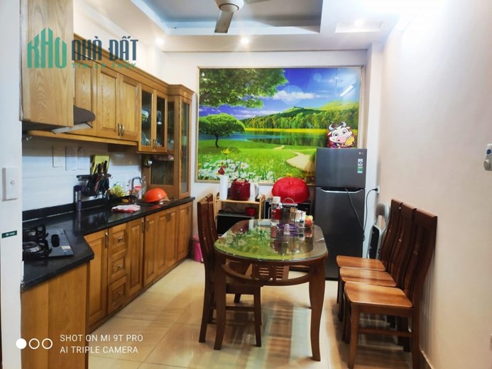 Bán nhà Kim Ngưu, diện tích 42m, 4 tầng, giá 4.8 Tỷ, sđcc