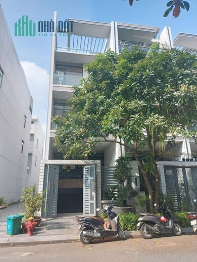 LÔ KẾ GÓC 105M VẠN PHÚC 1, ĐANG CHO THUÊ VĂN PHÒNG 30TR/TH .