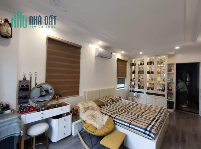 NHÀ ĐẸP KHU TT918 PHÚC ĐỒNG 55M2 5 TẦNG THANG MÁY NGÕ ÔTÔ TRÁNH 9.8 TỶ