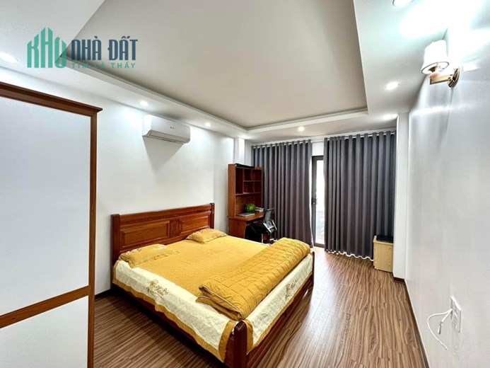 BÁN NHÀ GIA THỤY, DT 97M, 4T, 7.3 TỶ, Ô TÔ ĐỖ CỬA,  GIÁ RẺ, GẦN TRƯỜNG GIA THỤY.