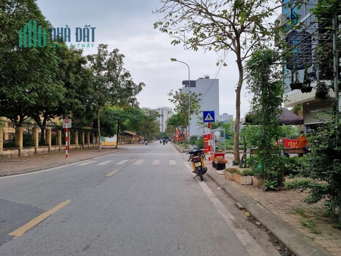 Bán 33m2 đất Tứ Hiệp, mặt đường, vỉa hè rộng, KD đỉnh, 4.6 tỷ.