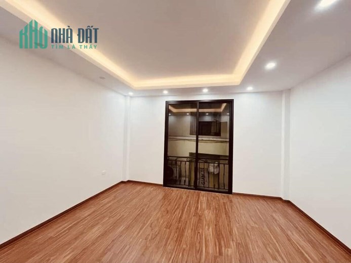BÁN NHÀ TRUNG KÍNH- VỊ TRÍ ĐẮC ĐỊA- KD- Ô TÔ TRÁNH- FULL NỘI THẤT- 50M.6PN- GIÁ TL 6.599T