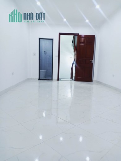 Ô TÔ 7 CHỖ ĐỖ CỬA - Nhà đẹp Tứ Hiệp, Thanh Trì,35m/5 tầng chỉ 3.x tỷ