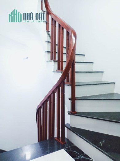 Ô TÔ 7 CHỖ ĐỖ CỬA - Nhà đẹp Tứ Hiệp, Thanh Trì,35m/5 tầng chỉ 3.x tỷ