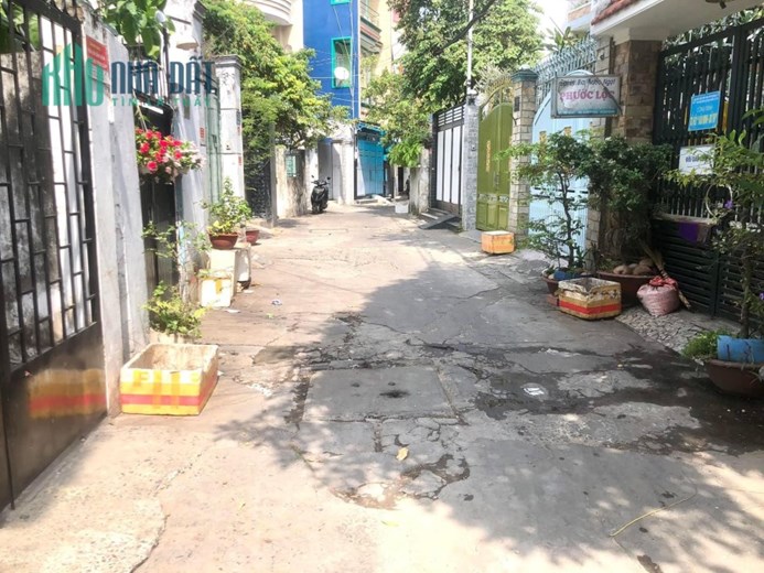 CHỈ 2.X TỶ-GẤP BÁN NHÀ TRẦN VĂN ĐANG-QUẬN 3-2PN-PHÒNG BẾP-PHÒNG KHÁCH-SÂN TRƯỚC NHÀ