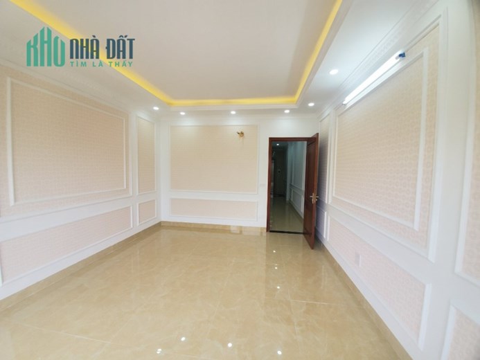 Bán tòa nhà văn phòng phố Nguyễn Ngọc Vũ đường 10 m 65 m2 7 t thang máy giá 14.5 tỷ