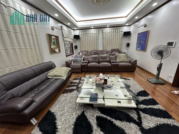 Biệt Thự 220m Mặt Tiền 35m. Khu Biệt Thự Cao Cấp Ở Mỹ Đình. Chủ Thiện Chí Cần Bán Gấp Tặng Toàn Bộ