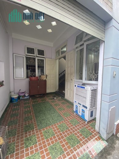 Nhà lô góc 3 tầng dân xây ngõ Đình Đông, Hải Phòng gần đường Hàng Kênh, Chợ Hàng,  Lạch Tray.